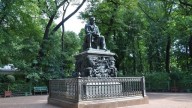 69Ограда памятника Крылову