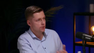 Олег Комолов. «При Путине олигархи стали сильнее». Они владеют Россией и зарабатывают на СВО. (2)