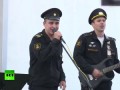 Юлия Чичерина и военный ансамбль дали праздничный концерт на авиабазе Хмеймим